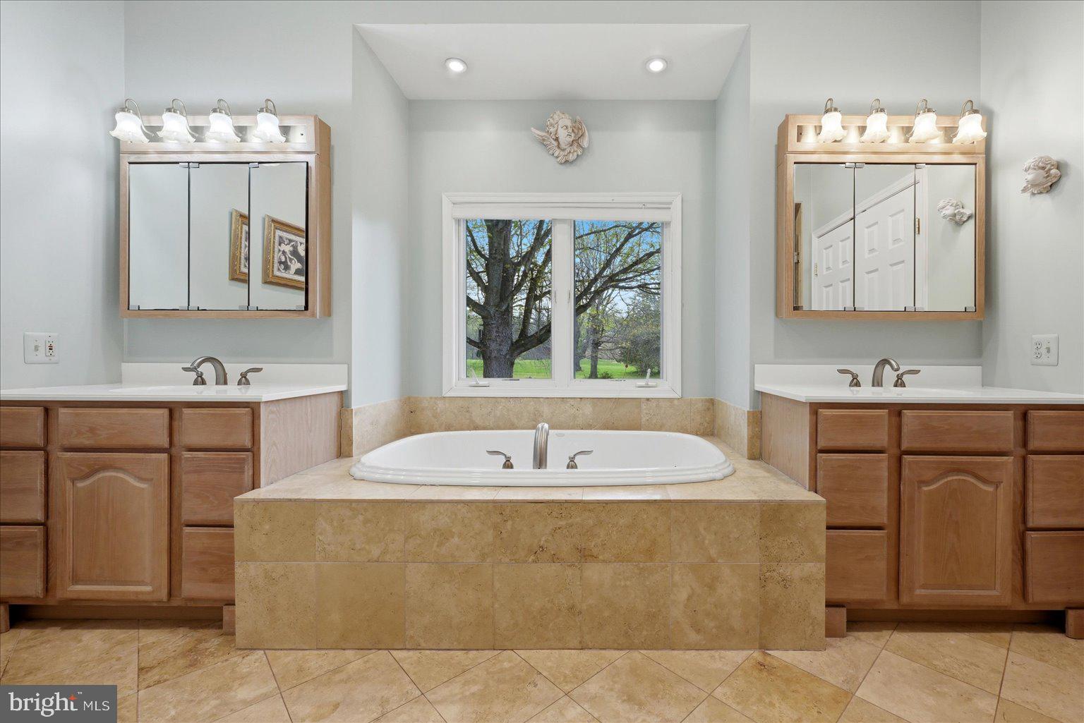 THE CHIMNEYS - Residential