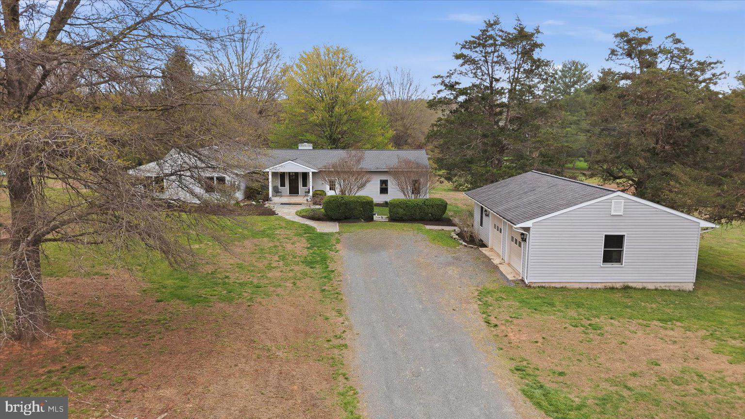 THE CHIMNEYS - Residential