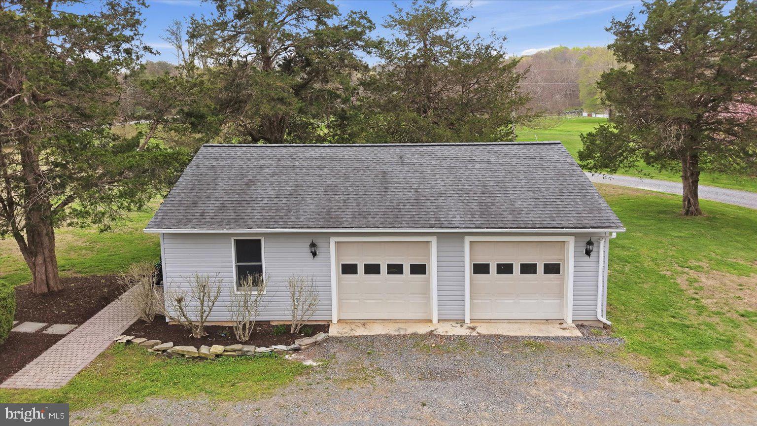 THE CHIMNEYS - Residential