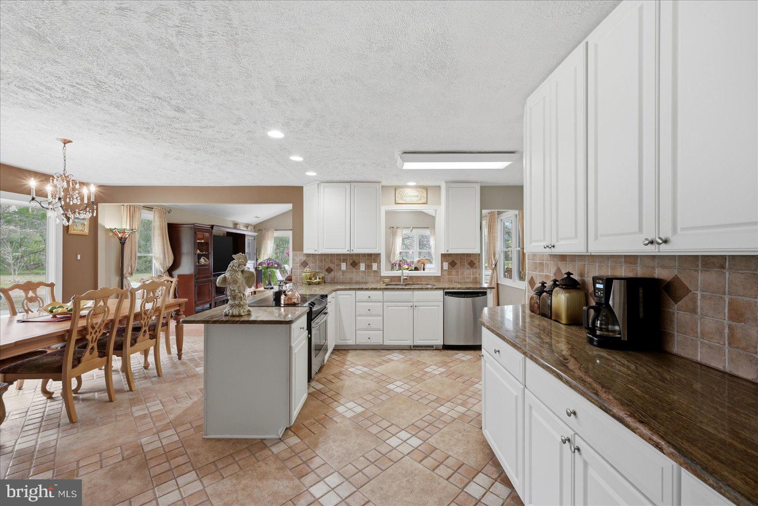 THE CHIMNEYS - Residential