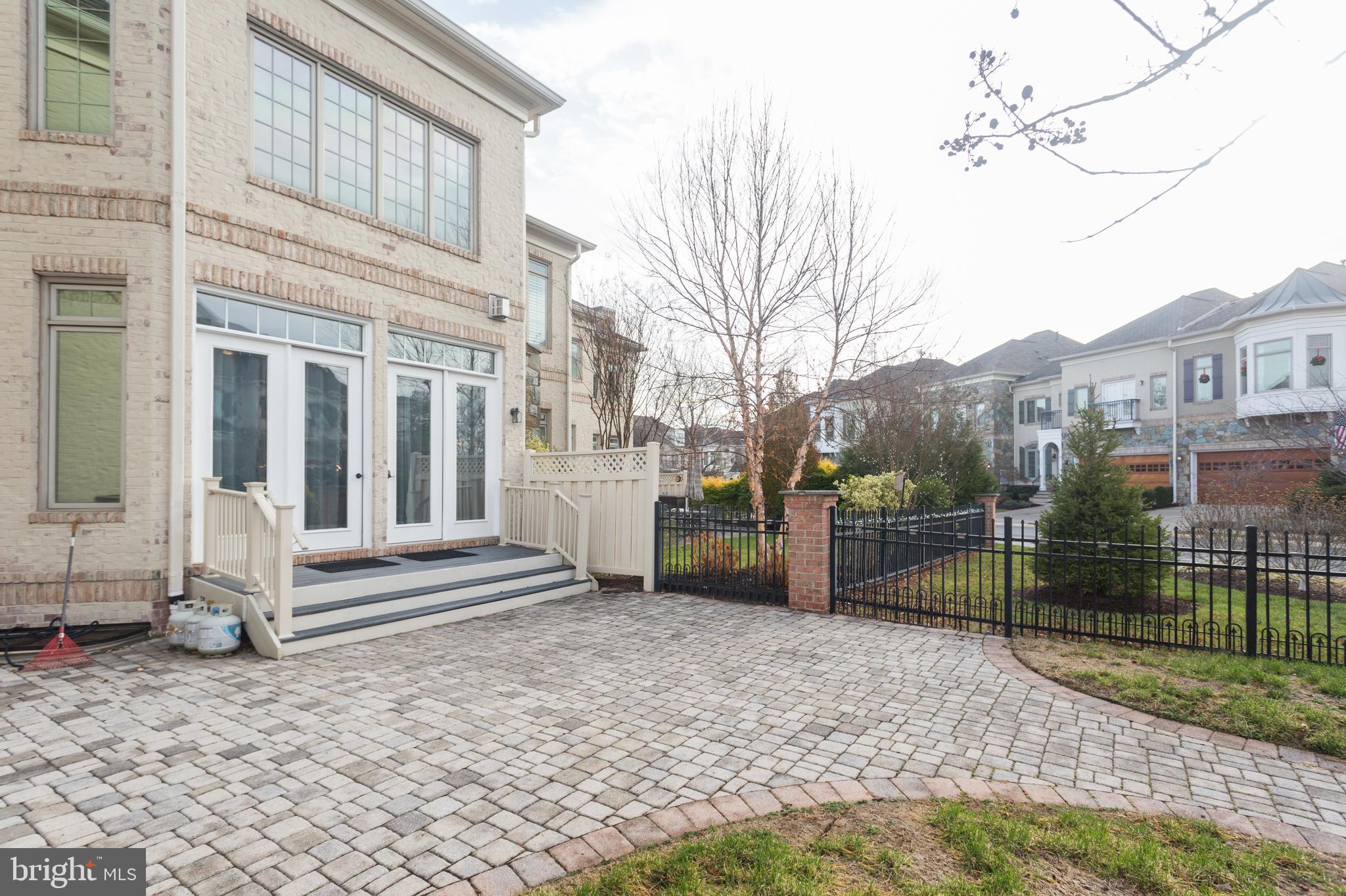 RIVER CREEK - Residential Lease