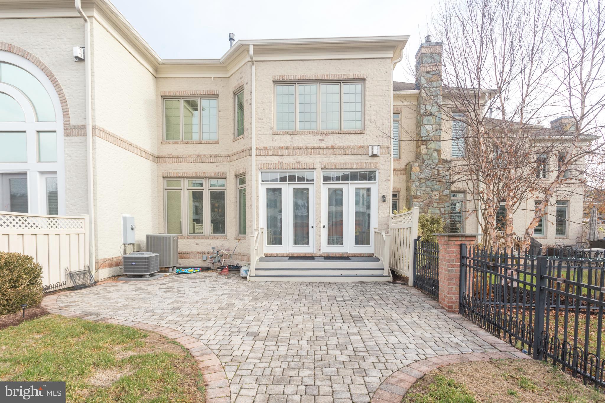 RIVER CREEK - Residential Lease