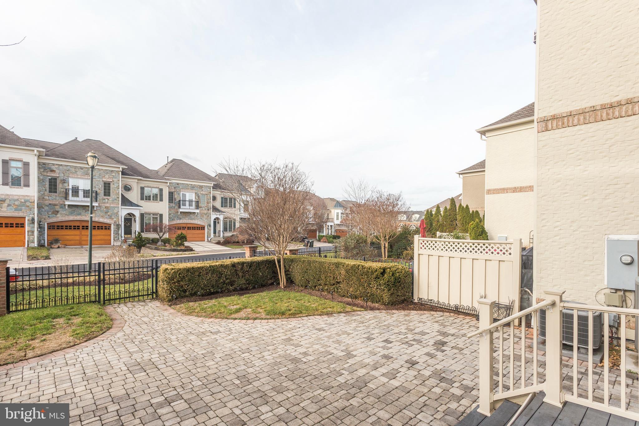 RIVER CREEK - Residential Lease