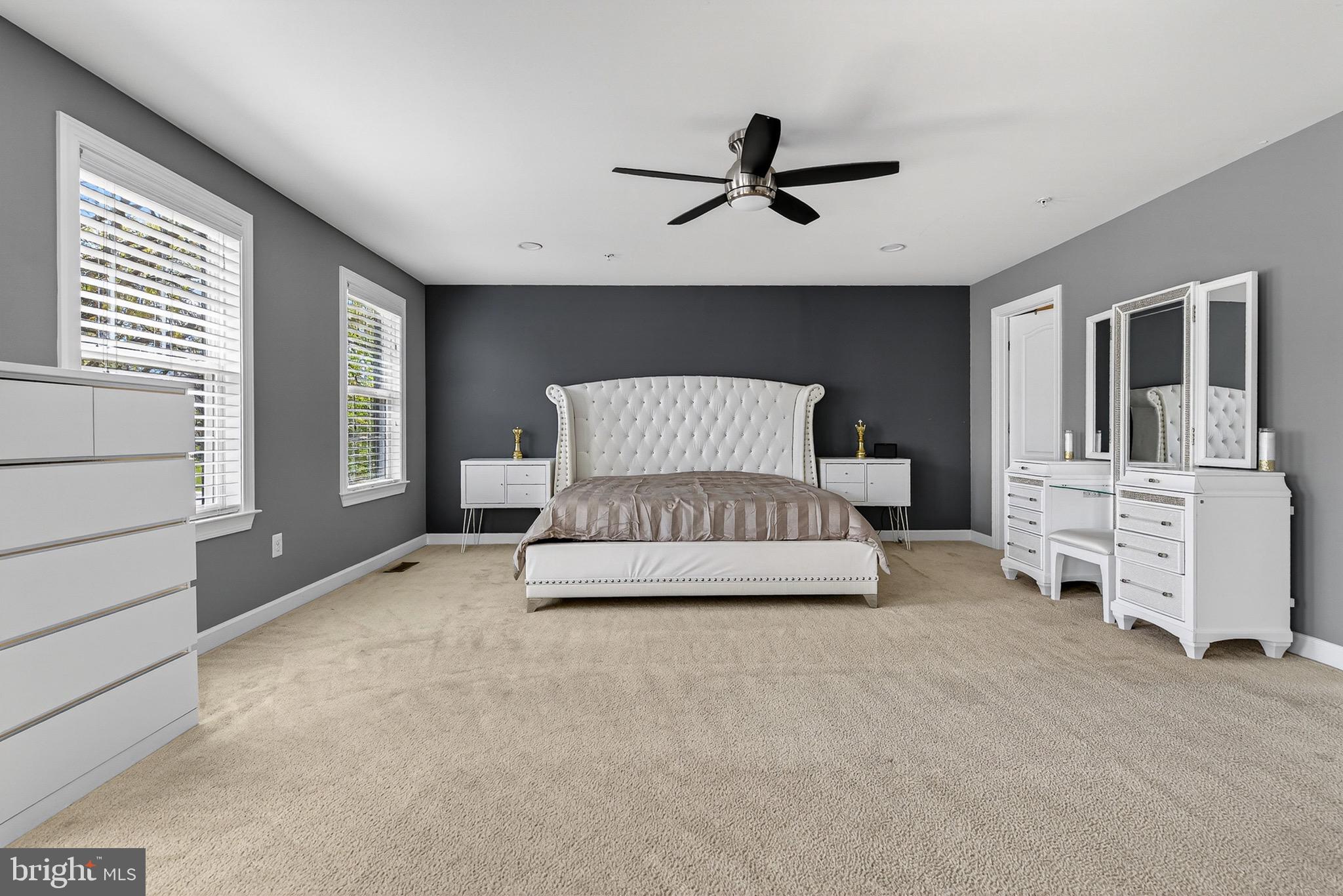 CHARLES HILL - Residential