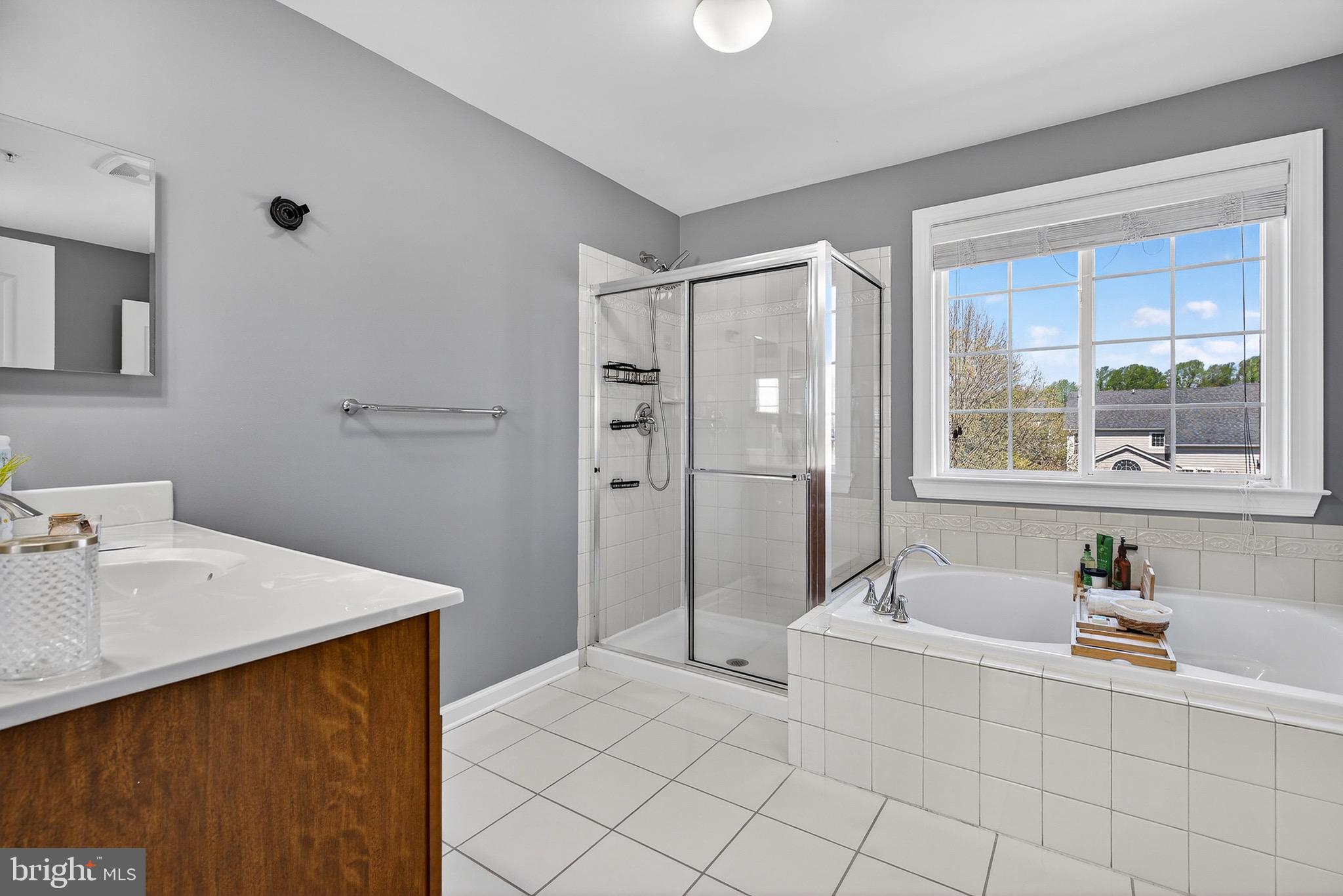 CHARLES HILL - Residential