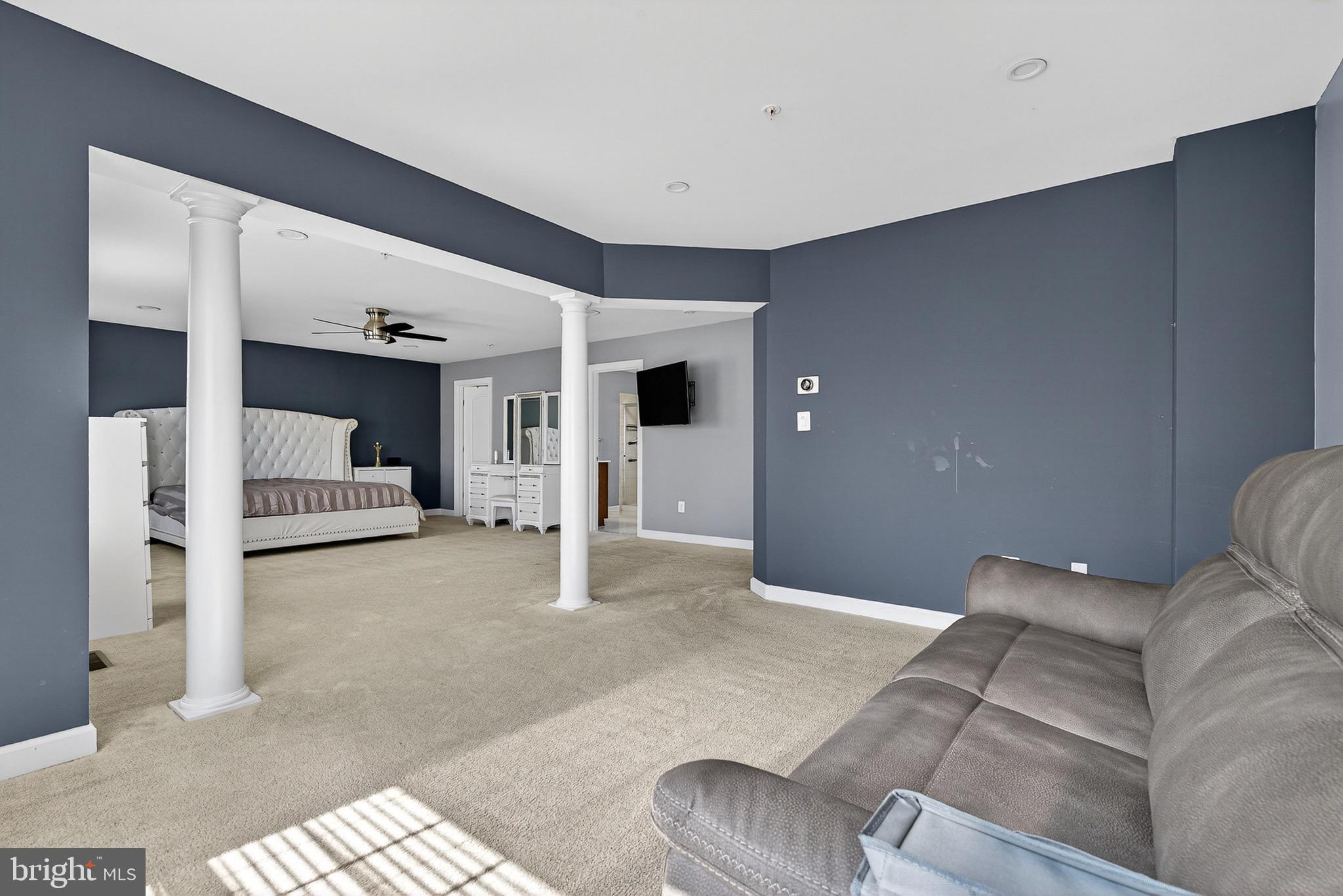 CHARLES HILL - Residential