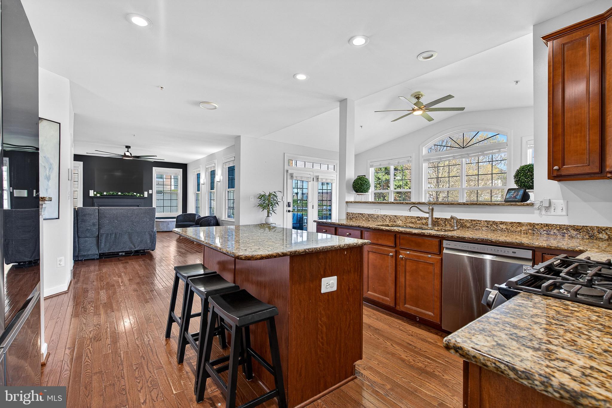 CHARLES HILL - Residential