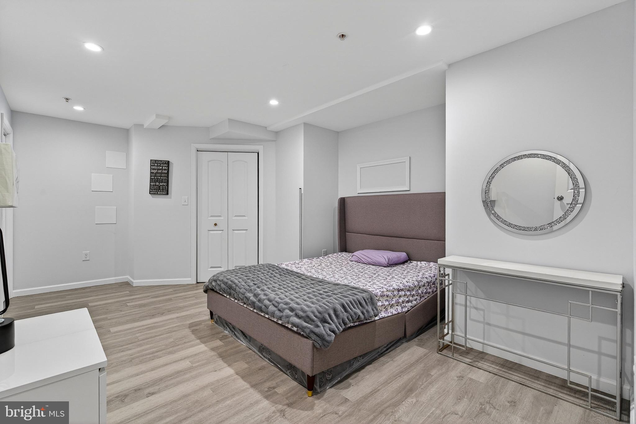 CHARLES HILL - Residential