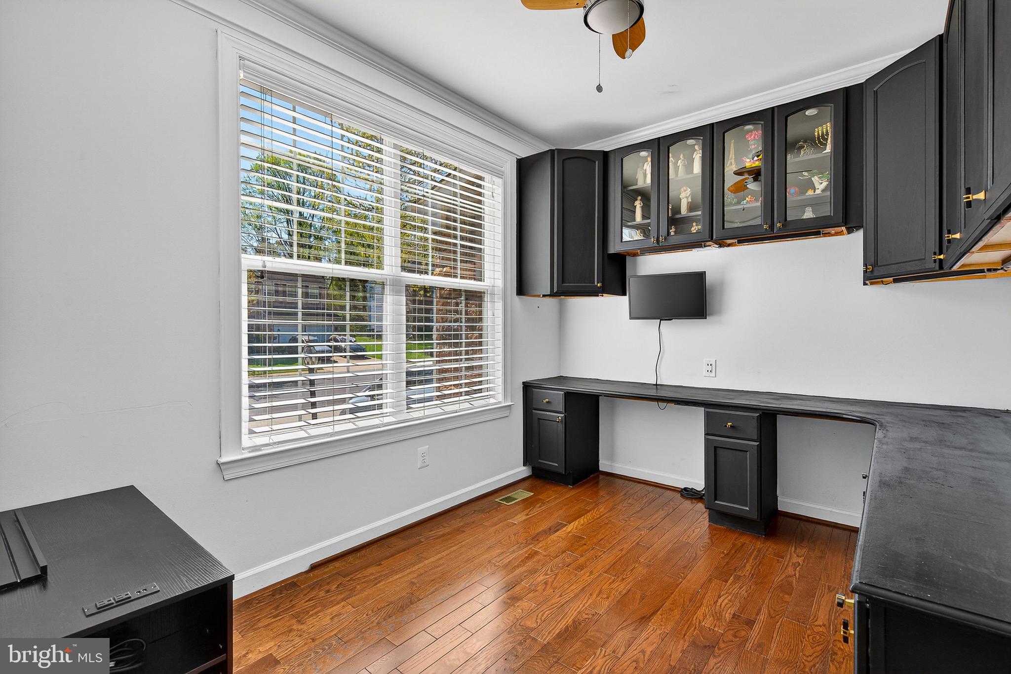 CHARLES HILL - Residential