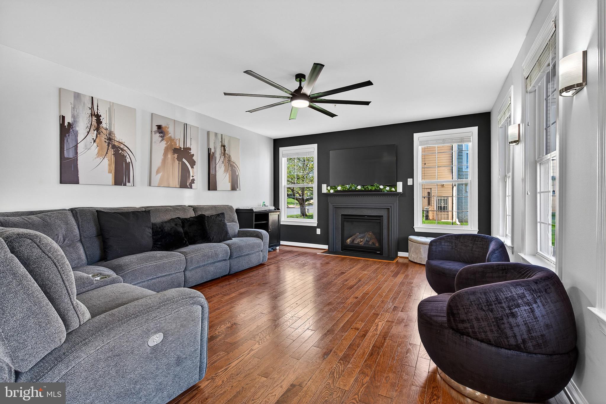 CHARLES HILL - Residential