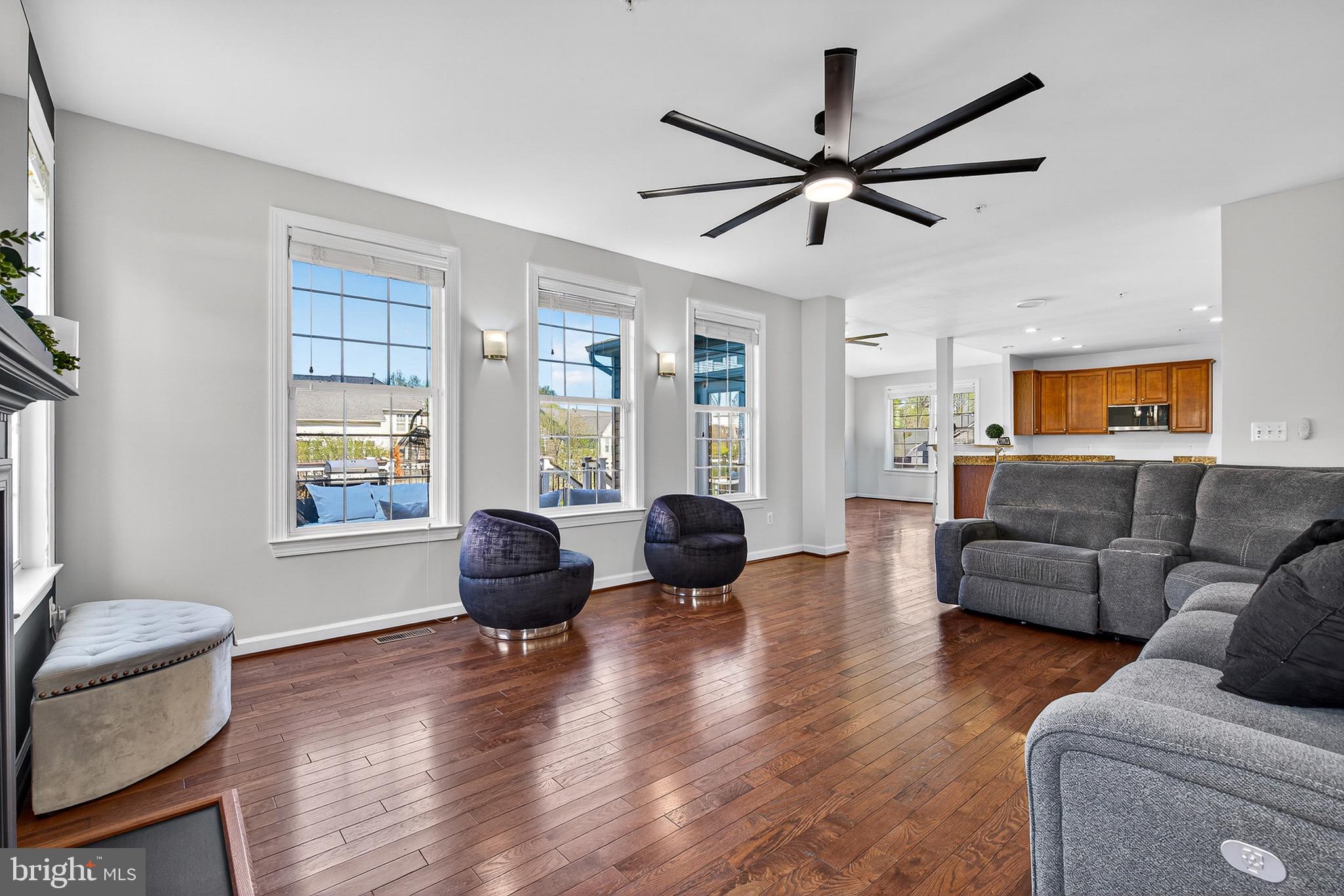 CHARLES HILL - Residential