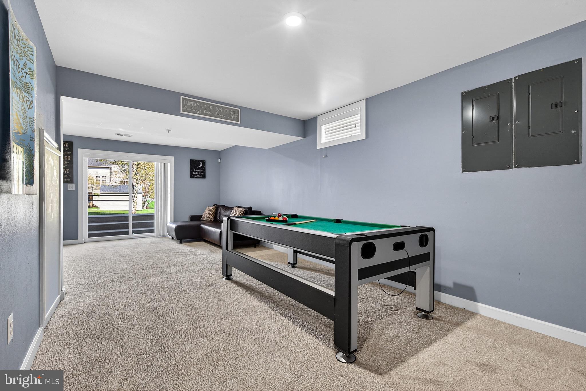 CHARLES HILL - Residential