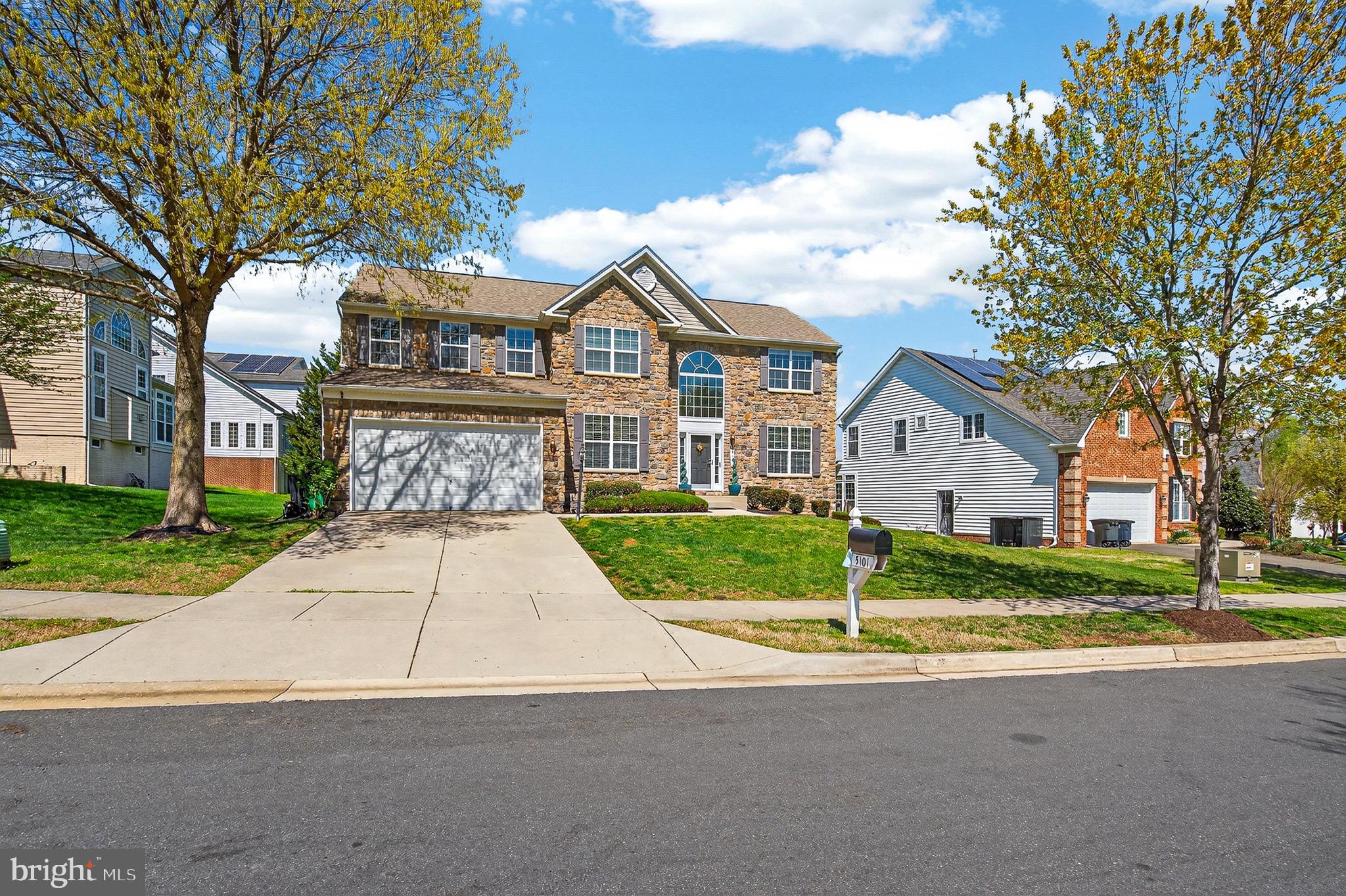 CHARLES HILL - Residential