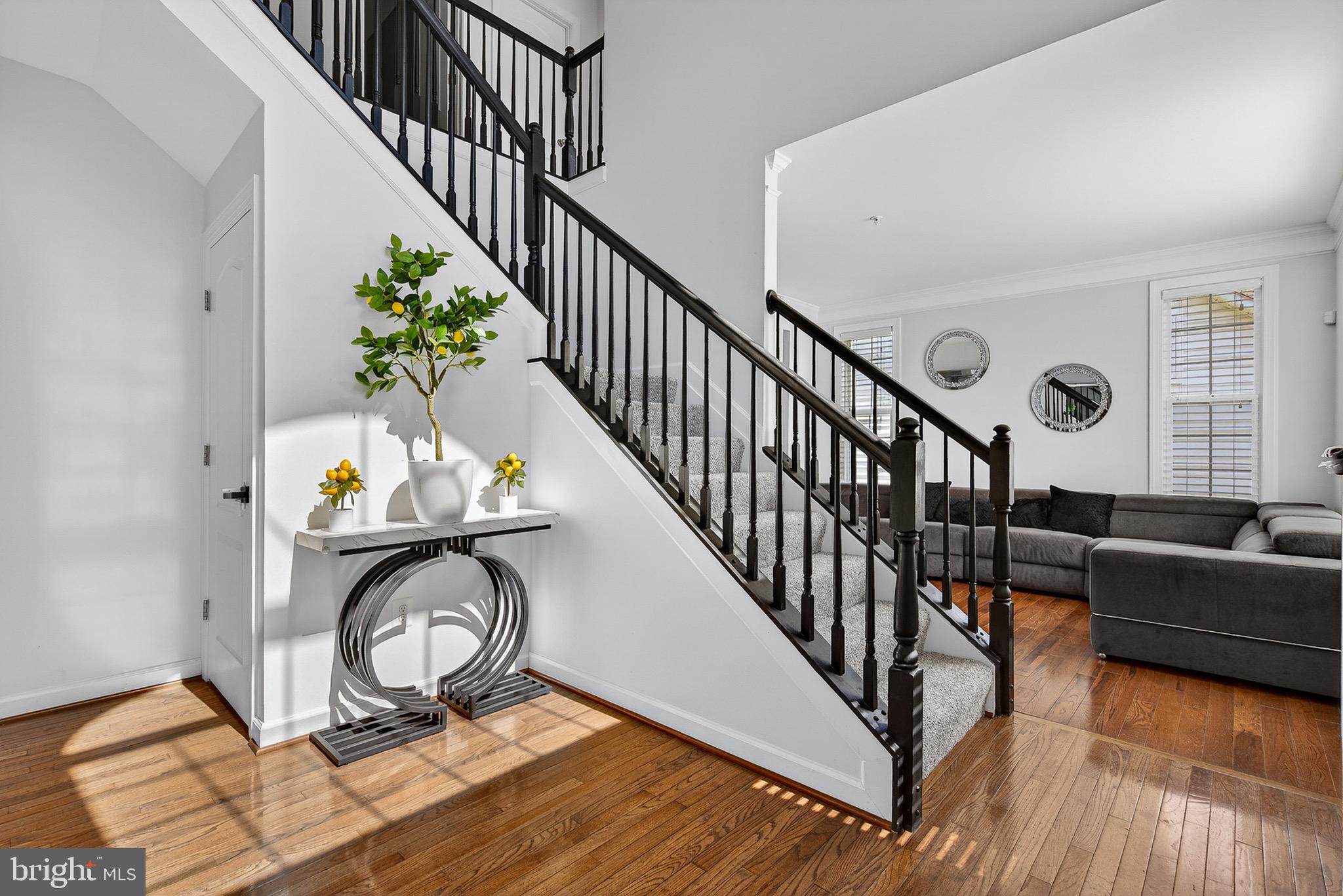 CHARLES HILL - Residential