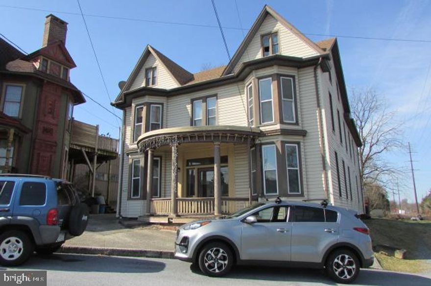 Attention Investors. 4 unit multifamily property.  Offers 2 one bedroom and 2 two bedroom apartments. Overall the building is in great condition. separate electric meters.  Expanding your portfolio or just starting out this property offers a lot of potential and possibilities. Don't wait, call today for more info. and to schedule a tour.