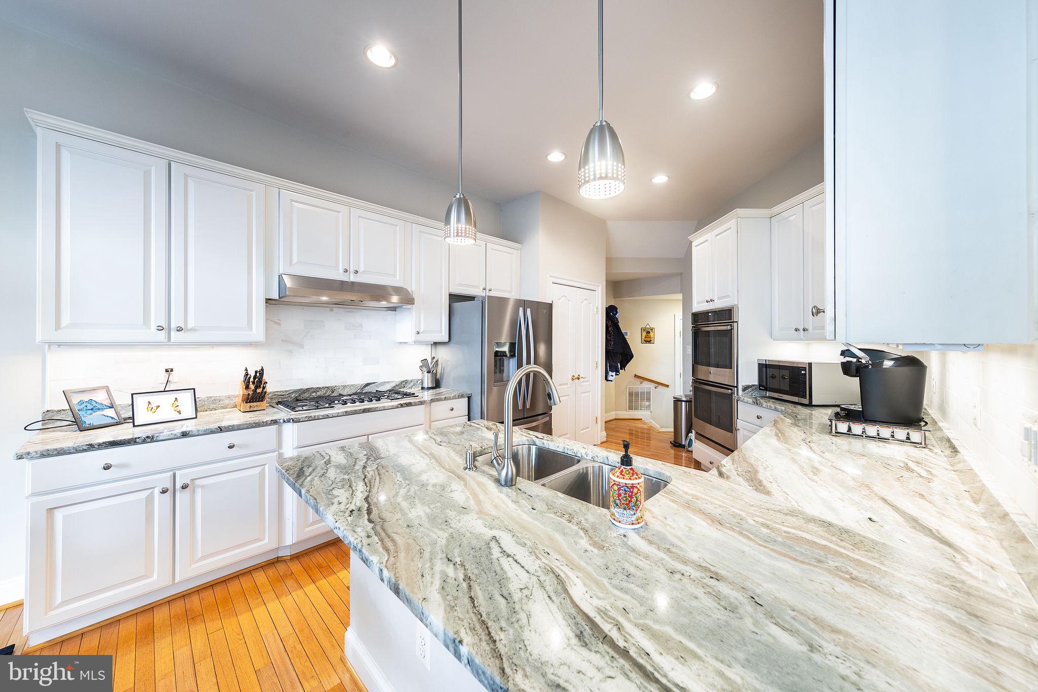 LAING AT GOVERNOR SQUARE - Residential Lease