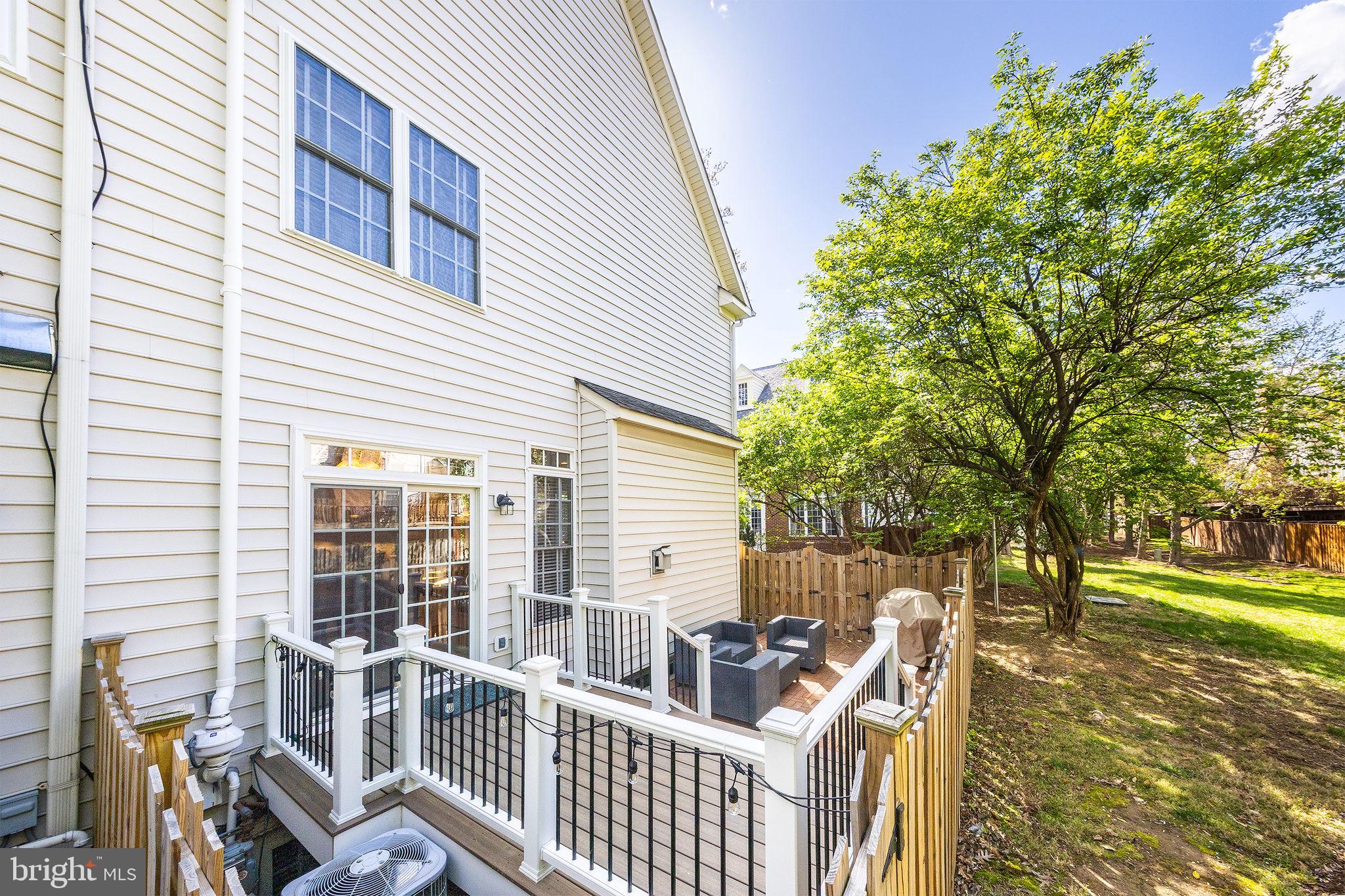 LAING AT GOVERNOR SQUARE - Residential Lease