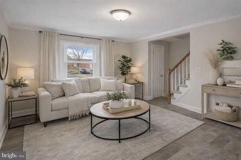 Townhouse For Sale - 236 Endsleigh Avenue<br/> MIDDLE RIVER, MD 21220