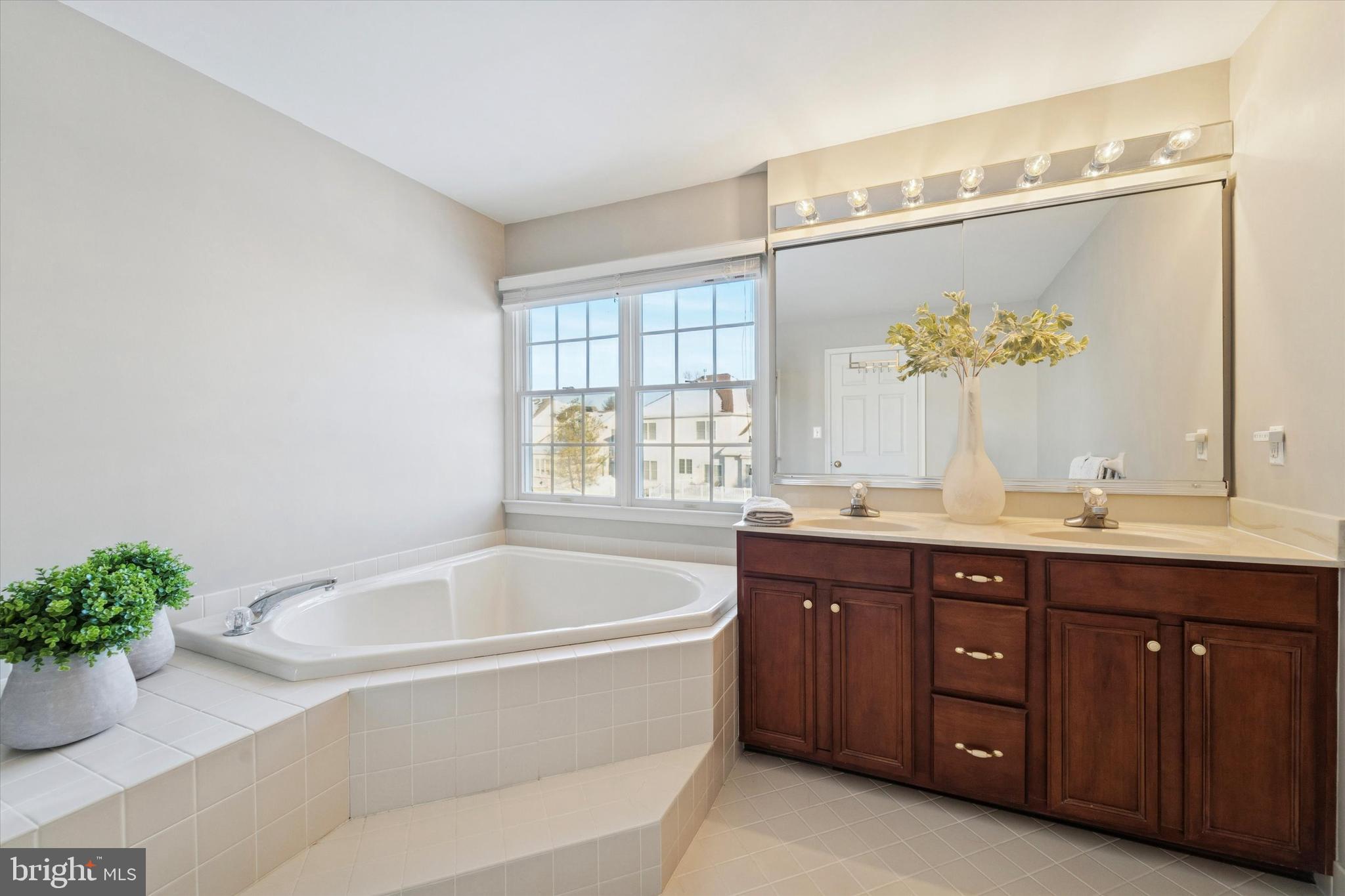 BLUE BELL CC - Residential