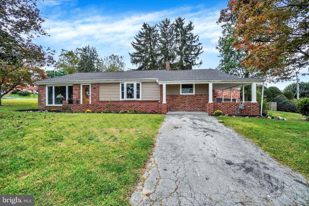 Photo of 1000 Sundale Drive, YORK, PA 17402 (MLS # PAYK2091266)