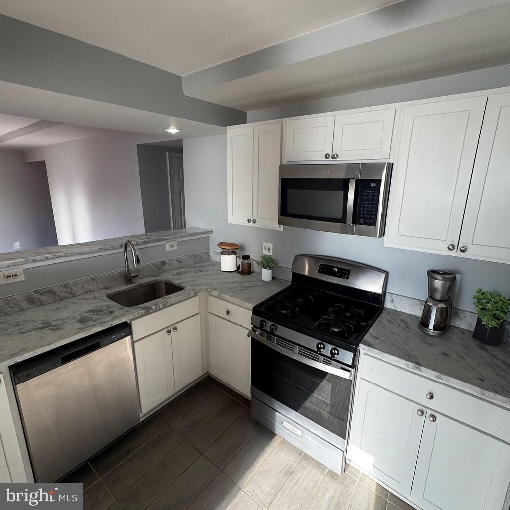 2500 MARKHAM LANE 2
