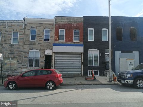Townhouse For Sale - 2535 E Monument Street<br/> BALTIMORE, MD 21205