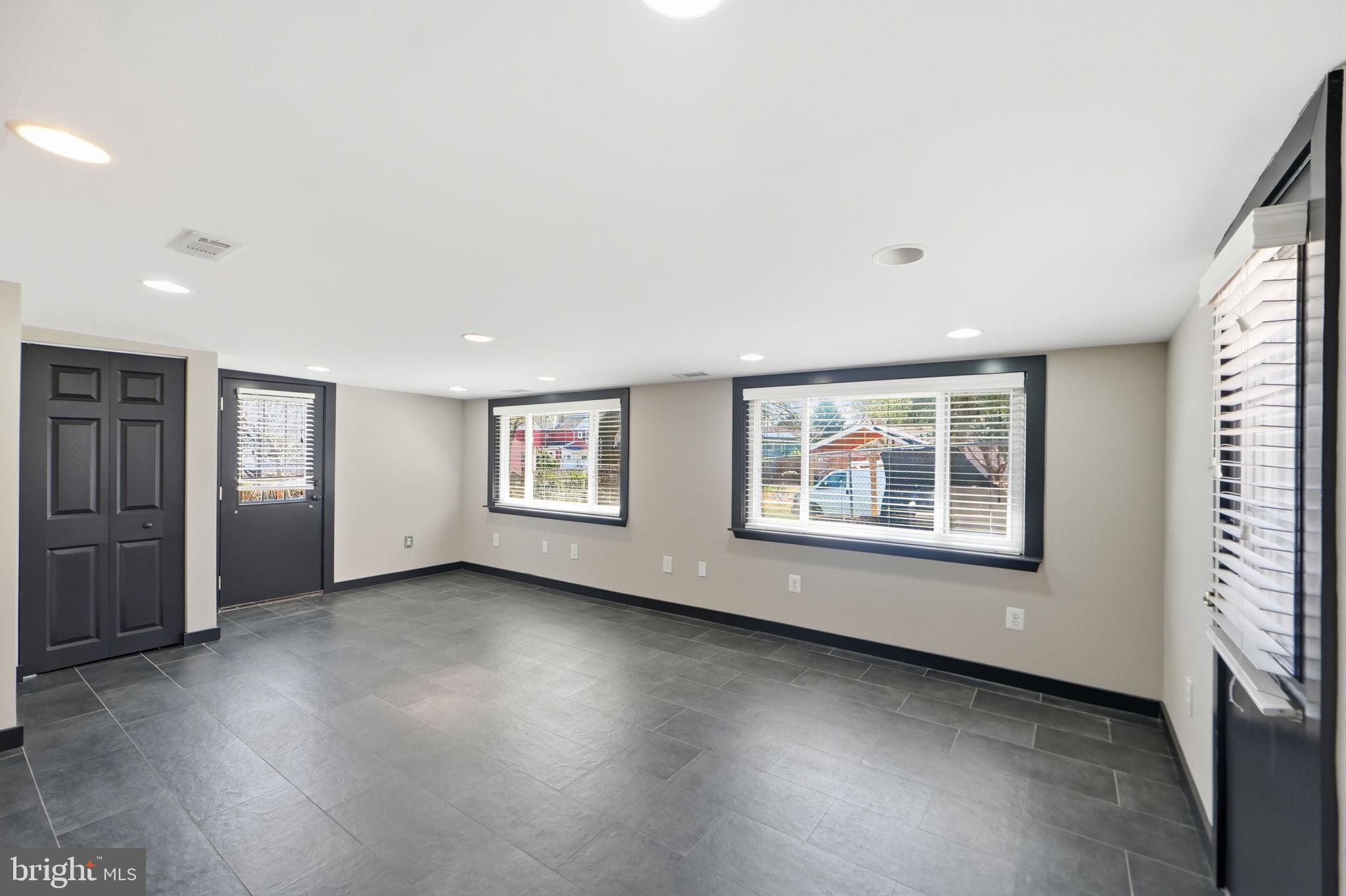 SNYDER - Residential