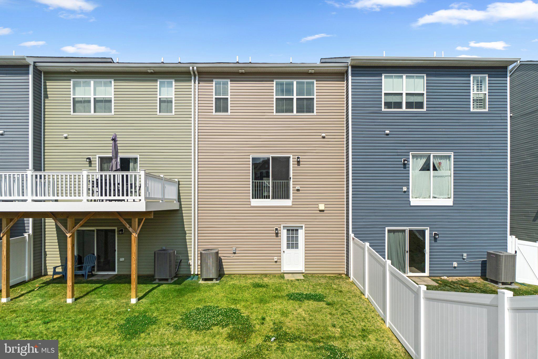 2753 TOWN VIEW CIRCLE
