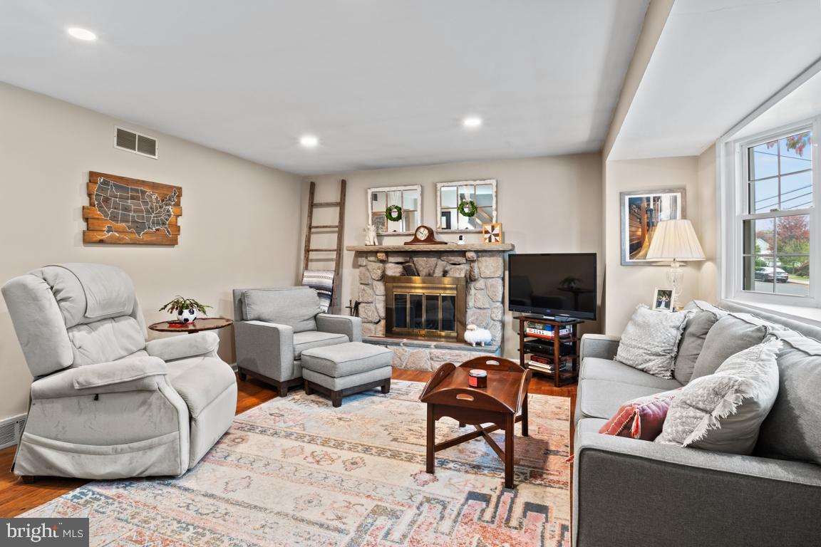 309 S PENNSYLVANIA AVENUE