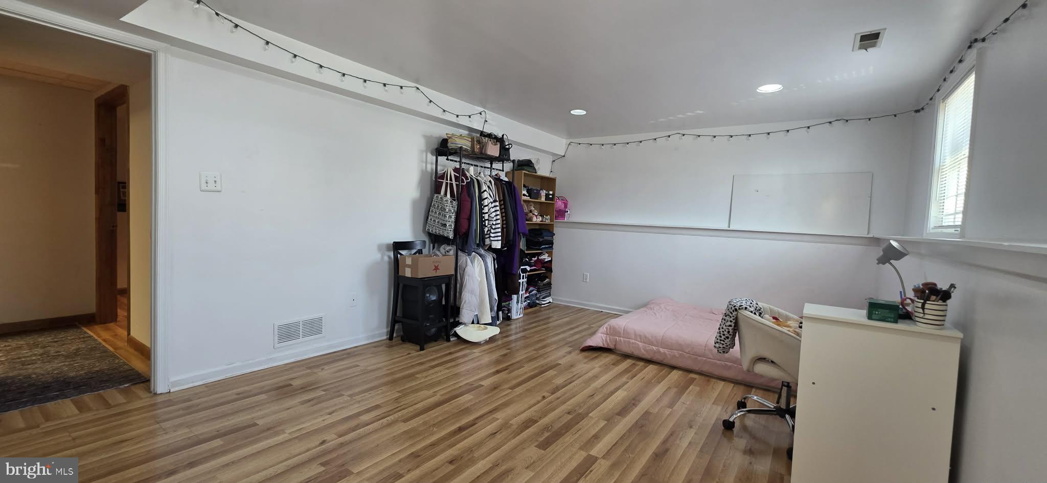 NOTTINGHAM VILLAGE - Residential