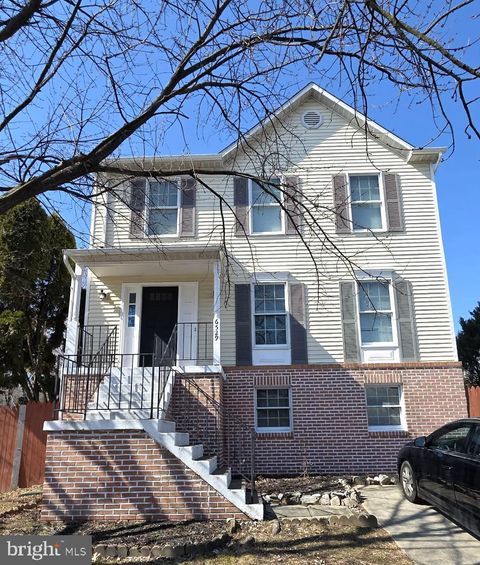 Homes For Sale - 6529 Huntshire Drive<br/> Howard County, ELKRIDGE, MD 21075