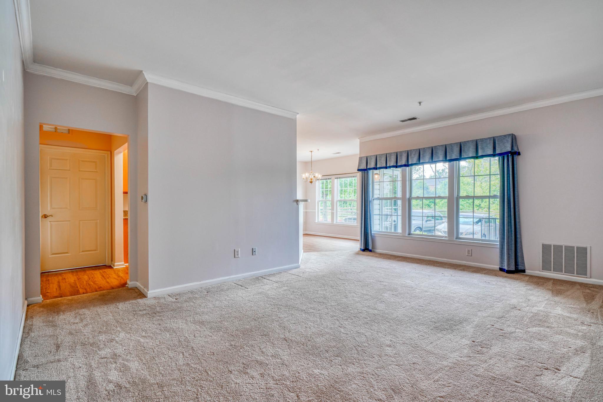 KINGS CROSSING - Residential