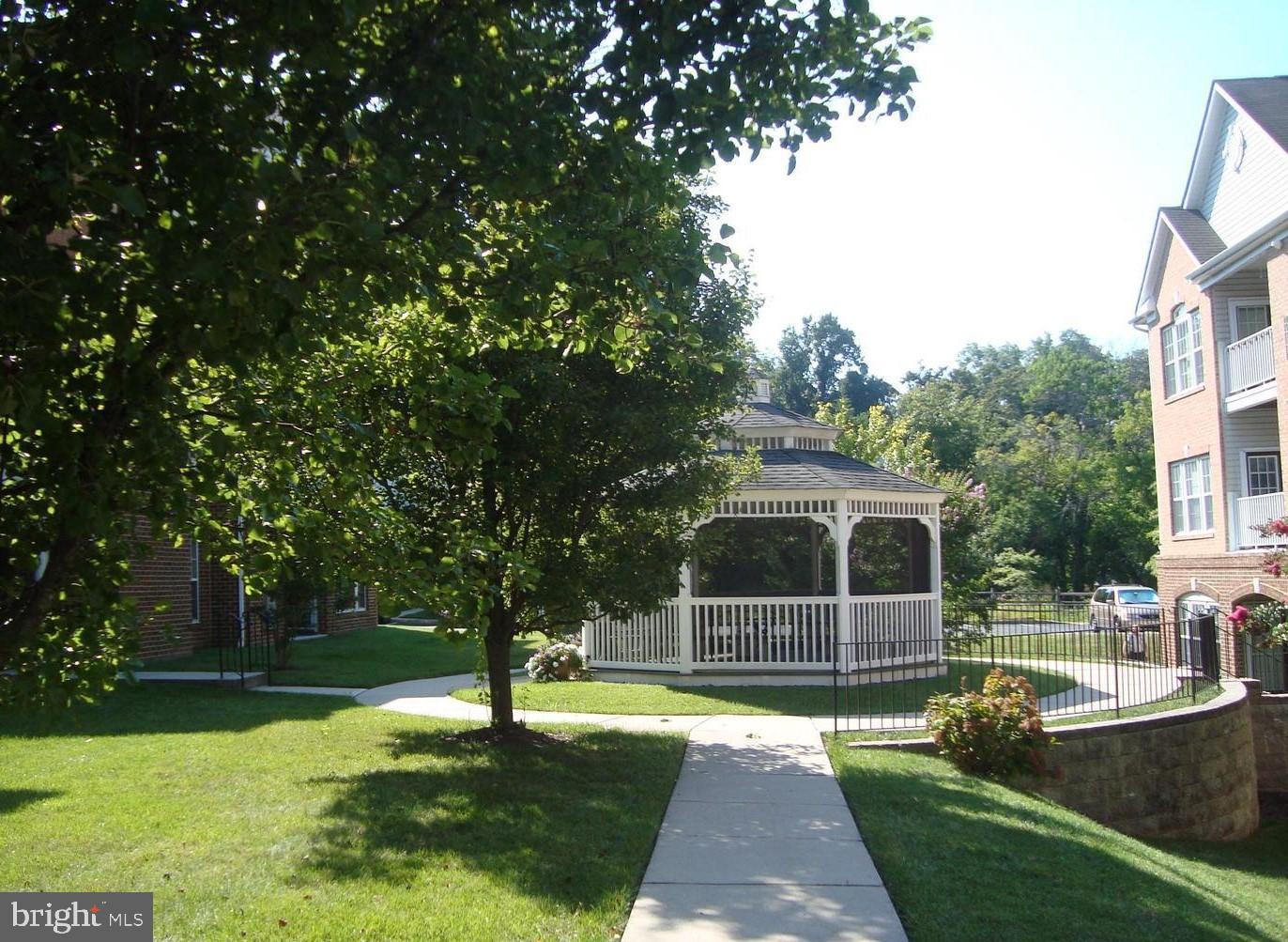 KINGS CROSSING - Residential