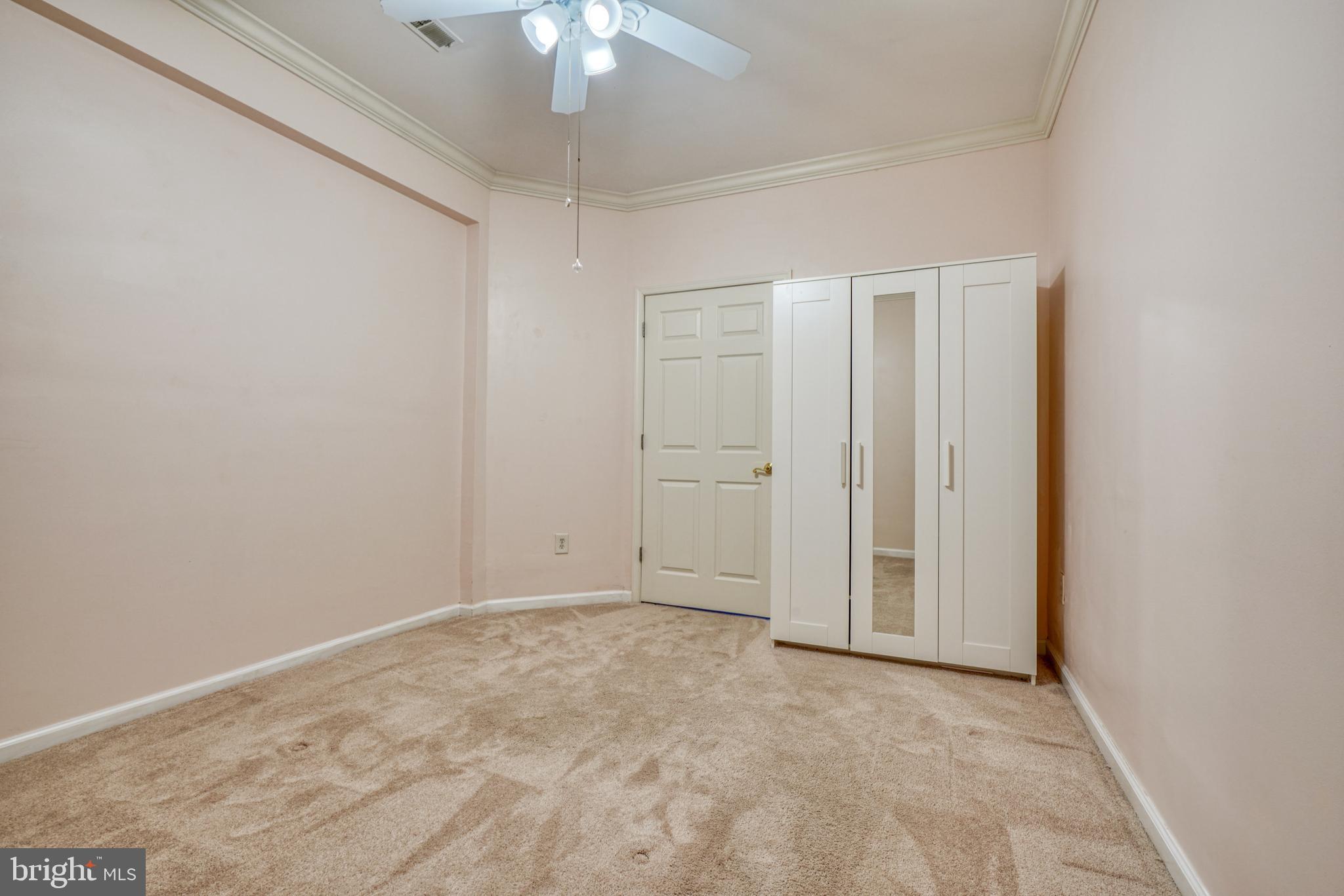 KINGS CROSSING - Residential