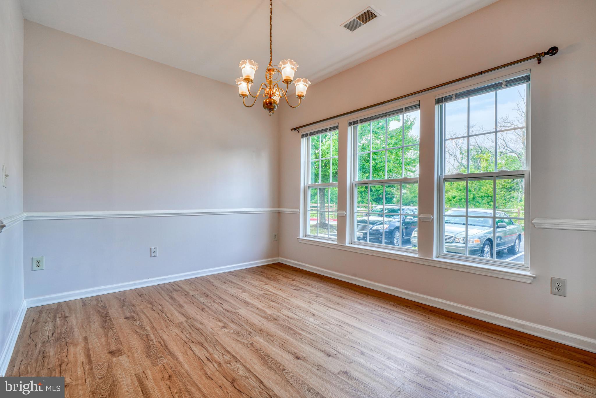 KINGS CROSSING - Residential