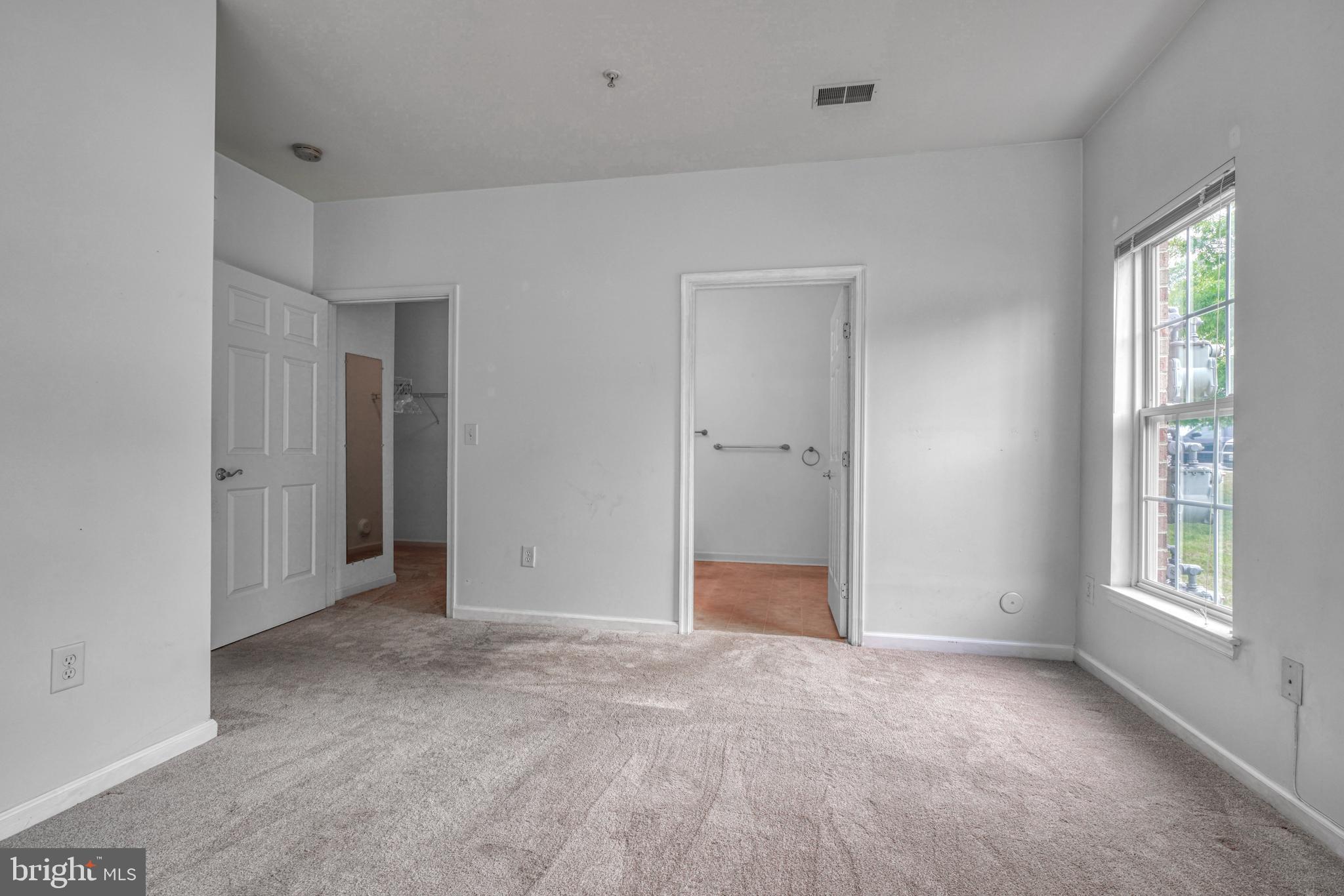 KINGS CROSSING - Residential