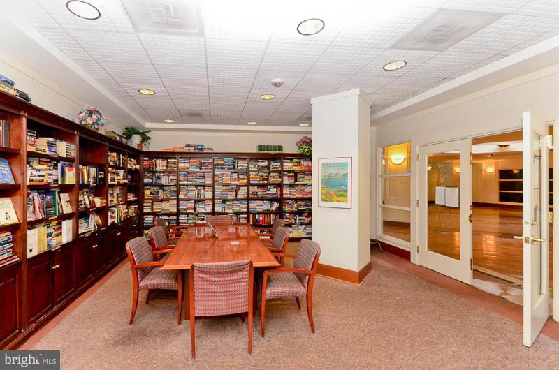 WATERGATE AT LANDMARK - Residential Lease