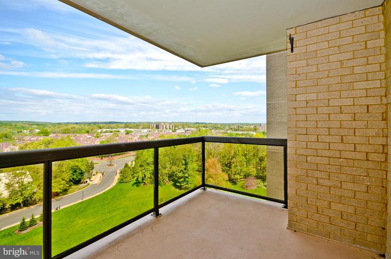 WATERGATE AT LANDMARK - Residential Lease