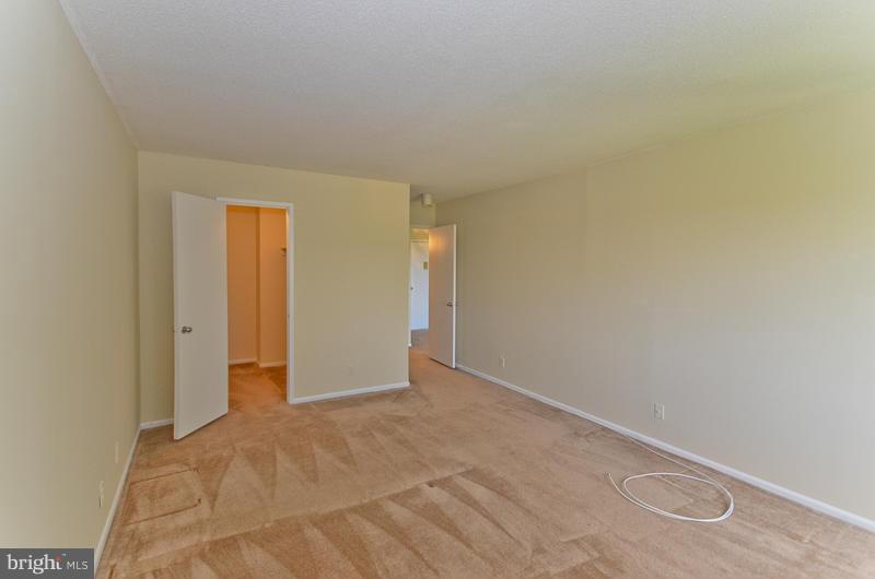 WATERGATE AT LANDMARK - Residential Lease