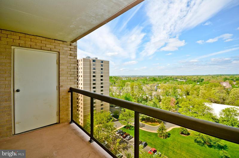 WATERGATE AT LANDMARK - Residential Lease