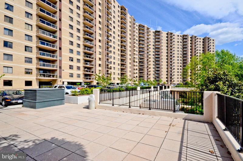 WATERGATE AT LANDMARK - Residential Lease