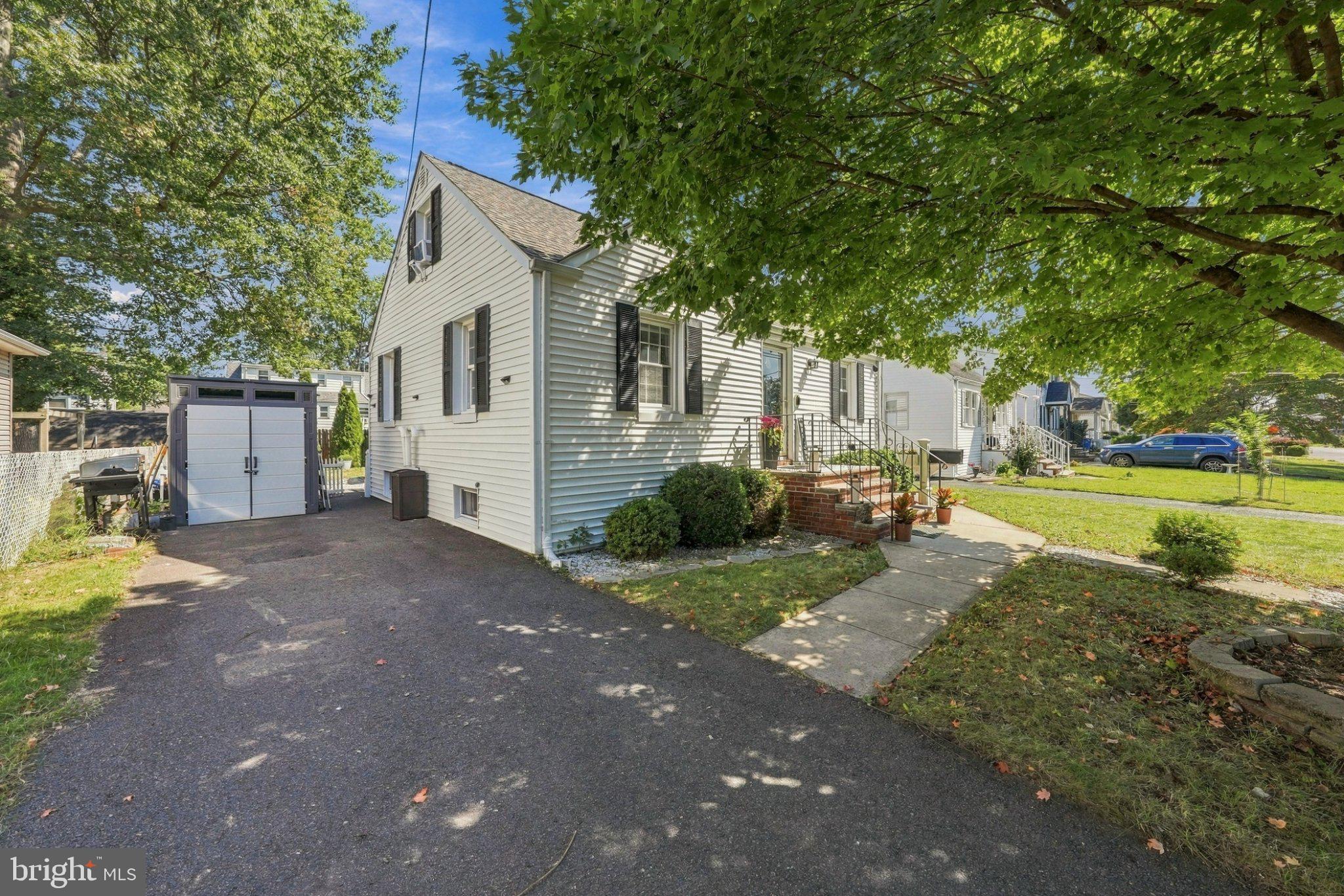 212 STEPHENSON AVENUE