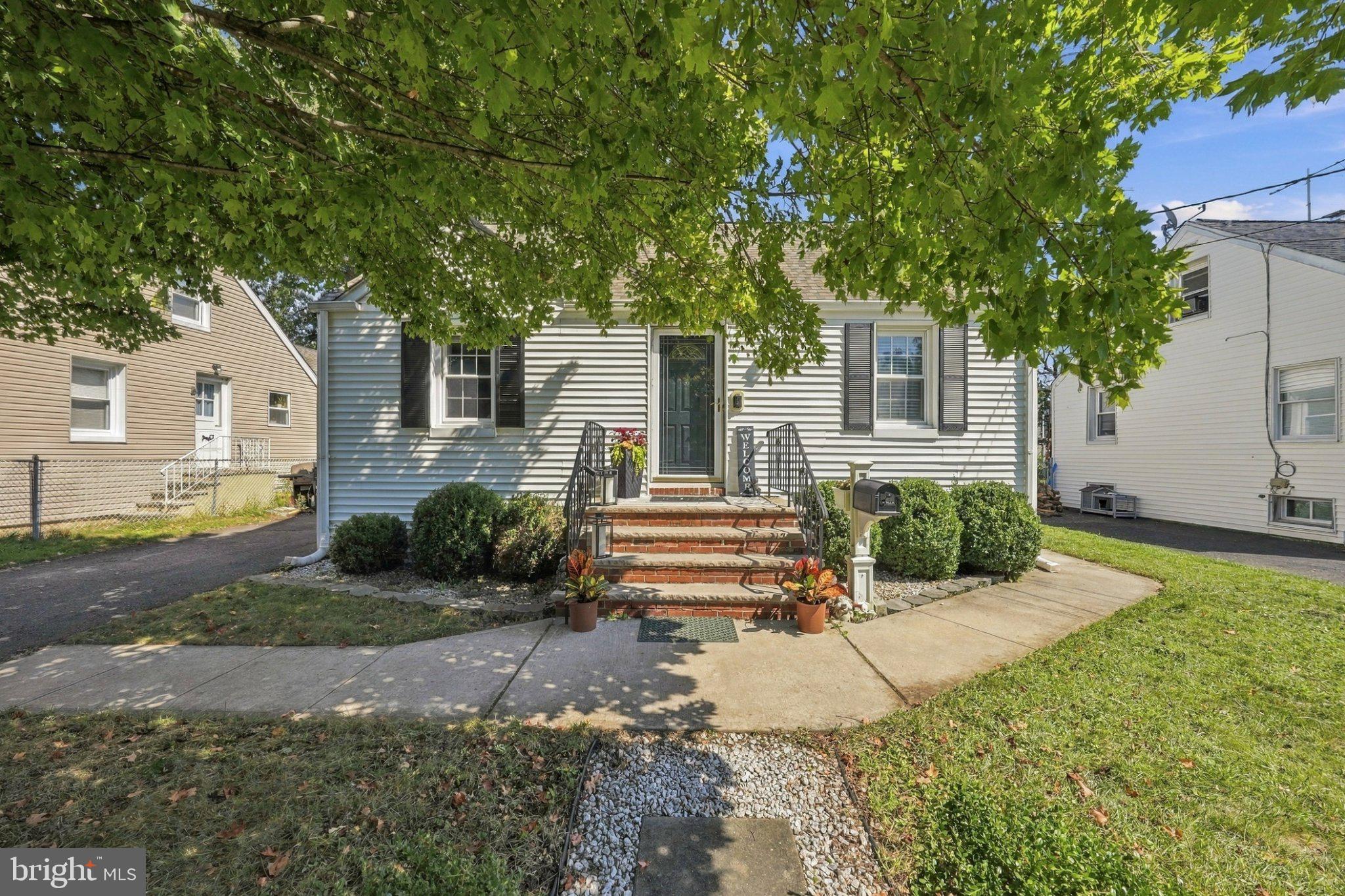 212 STEPHENSON AVENUE