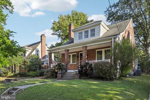 Photo of 4410 Underwood Street, UNIVERSITY PARK, MD 20782 (MLS # MDPG2179462)