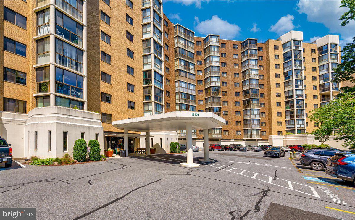 15101 INTERLACHEN DRIVE 1-401