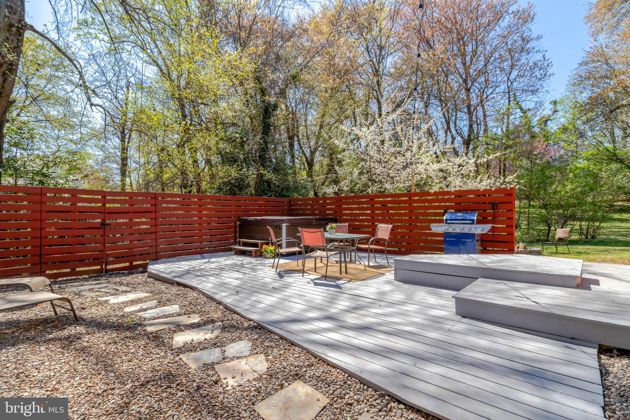 ENGLANDBORO - Residential