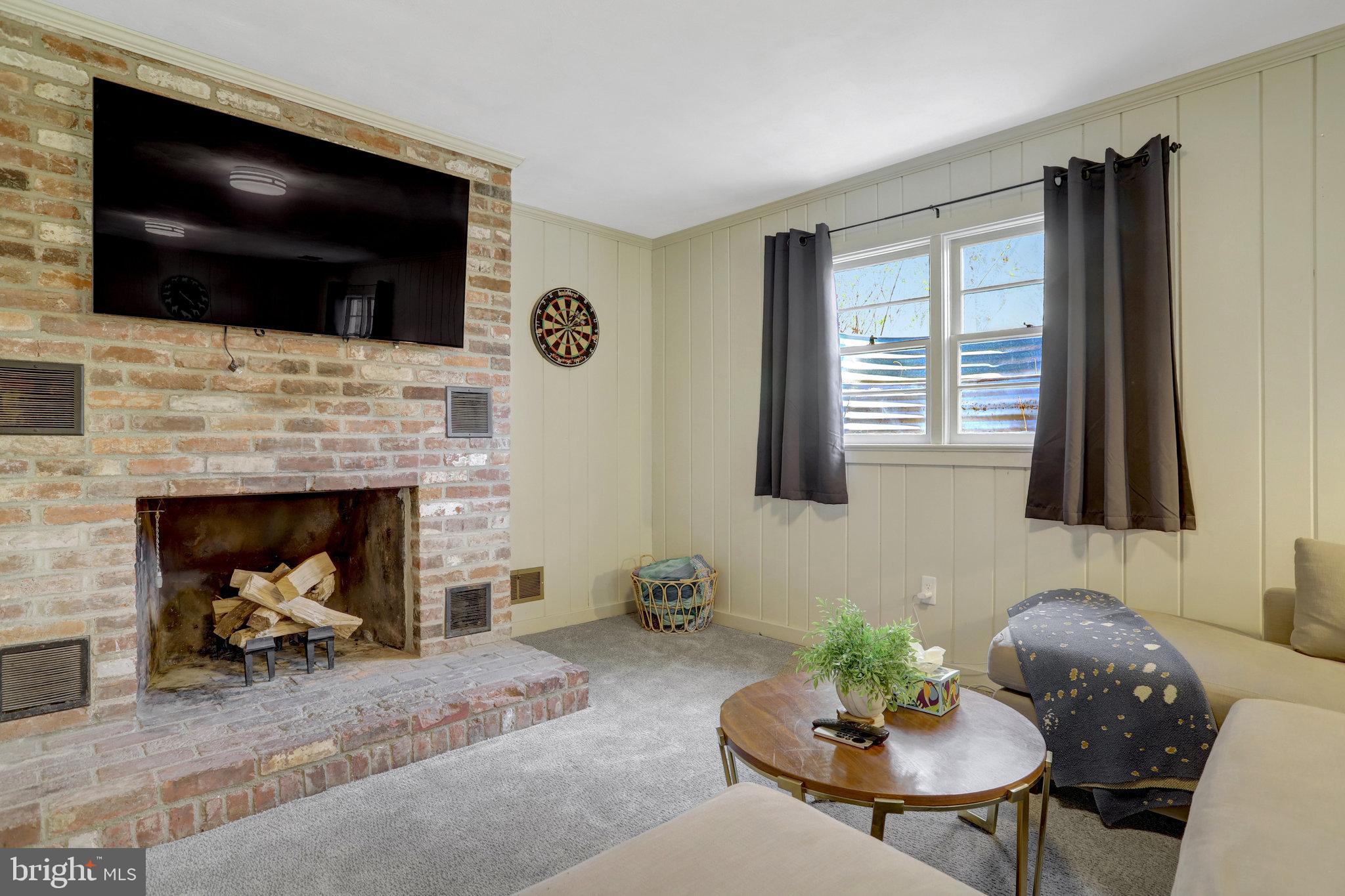 ENGLANDBORO - Residential