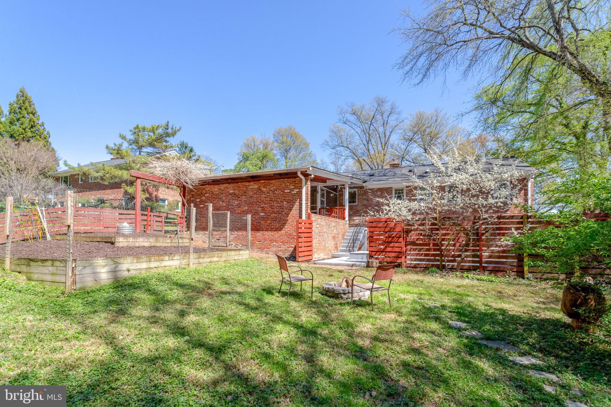 ENGLANDBORO - Residential