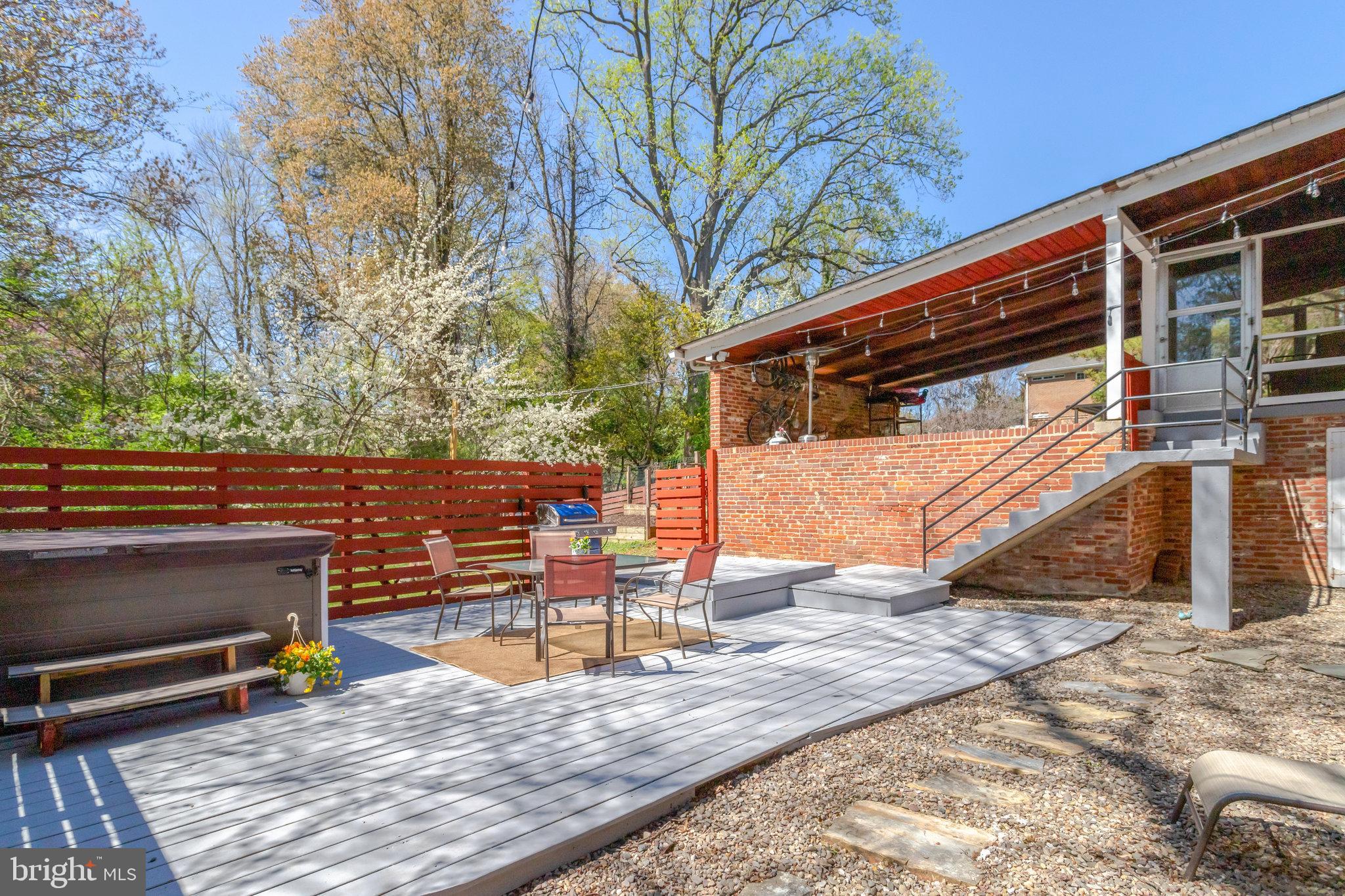 ENGLANDBORO - Residential