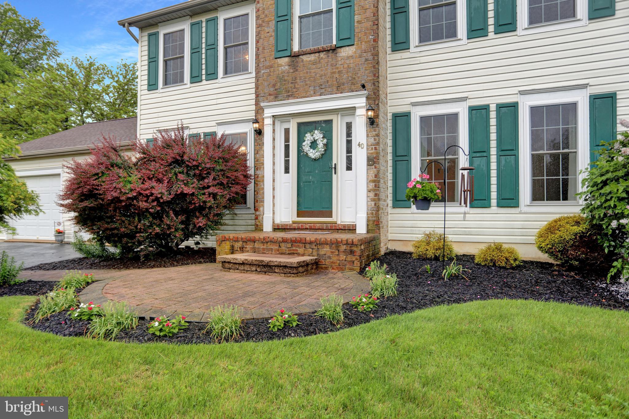 40 HEATHER DRIVE